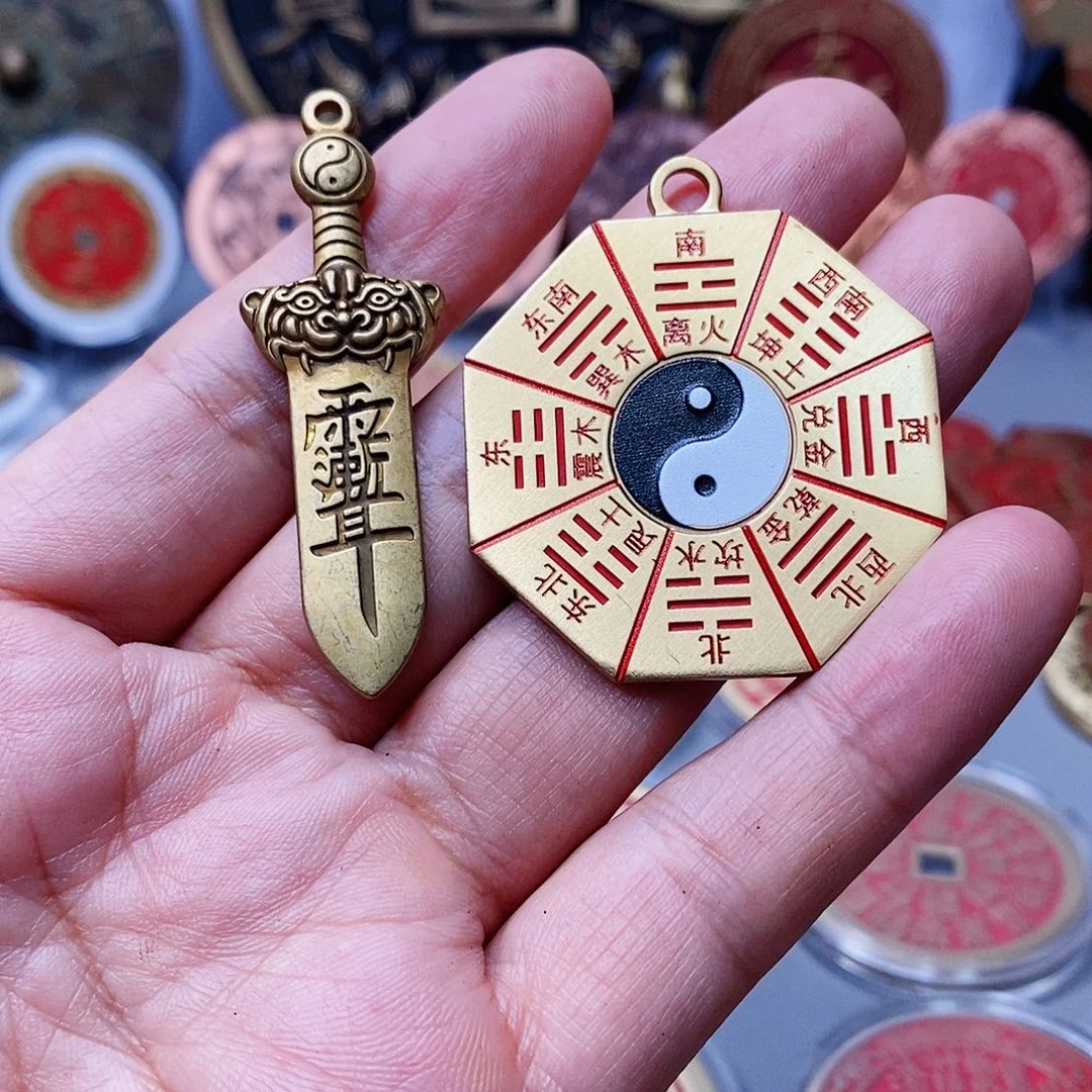 爱***包铜现代仿制工艺文创铜币