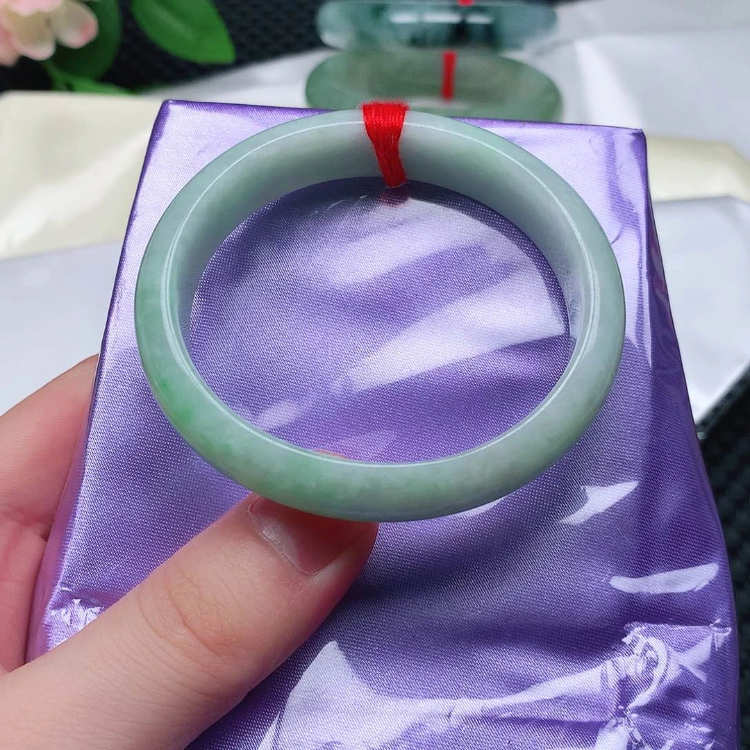 未镶嵌手镯翡翠手镯