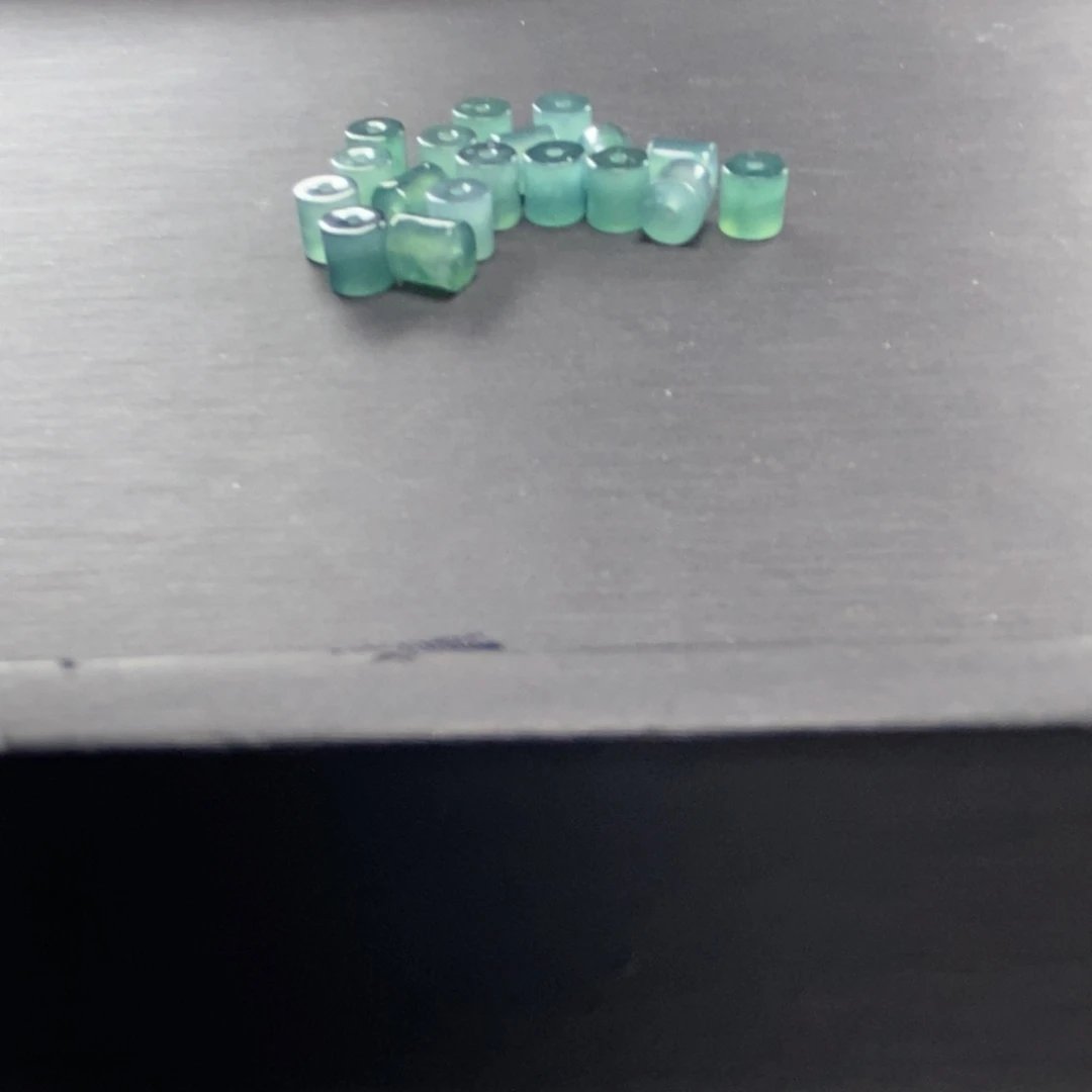 翡翠手串未镶嵌桶珠1颗