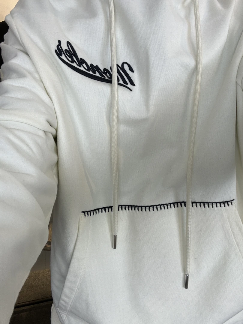 全新未使用 MONCLER 蒙口米色卫衣/xl码