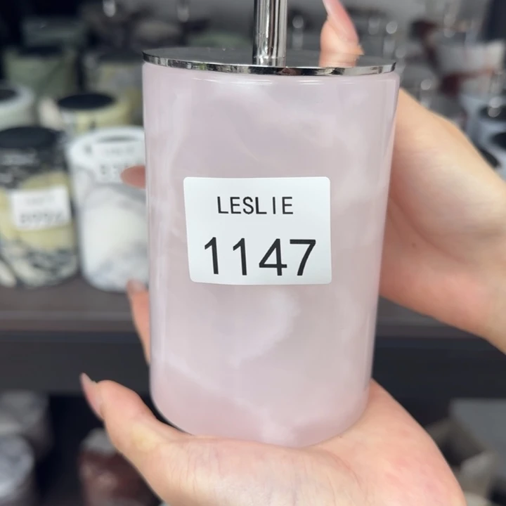 X1147.                粉