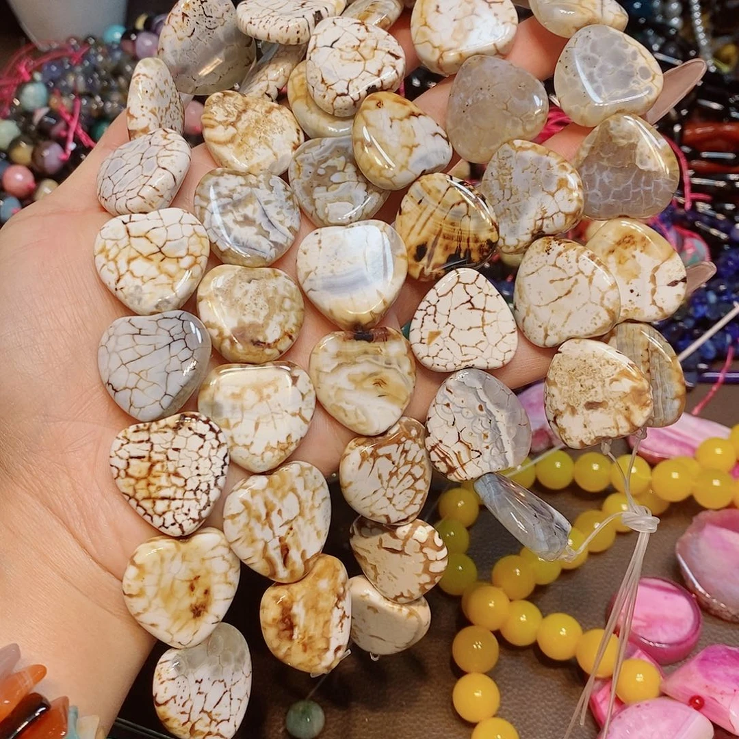 玛瑙/玉髓散珠25mm火玛瑙爱心一条