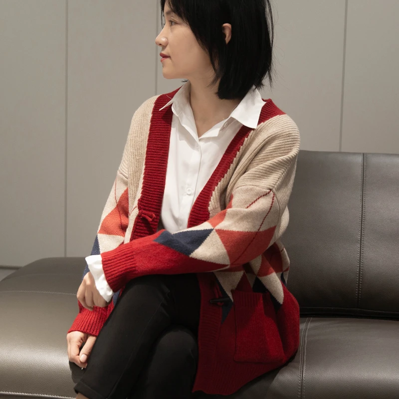 宽松中长款开衫女长袖针织衫春秋慵懒风拼色口袋牛角扣毛衣外套
