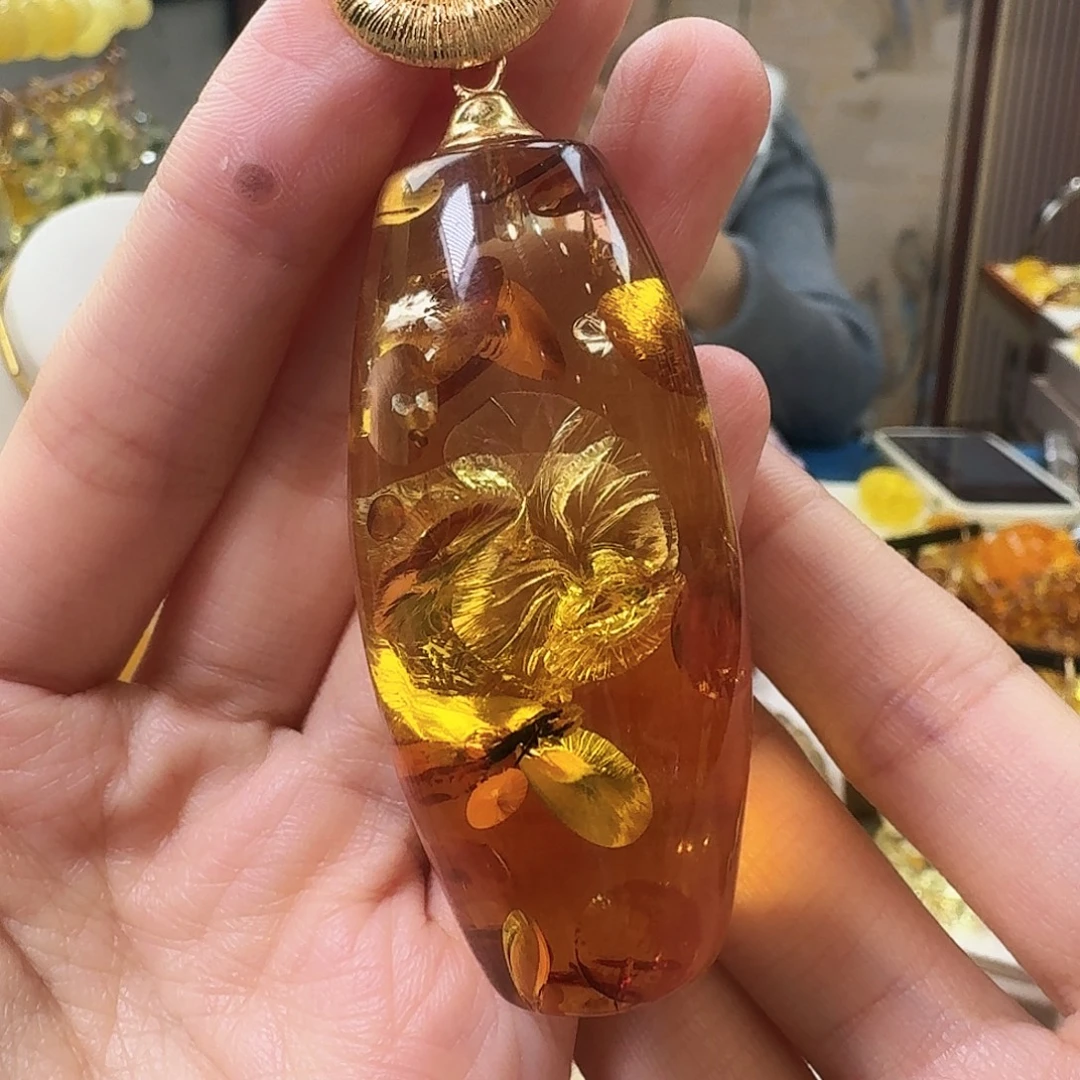 琥珀未镶嵌颈饰吊坠