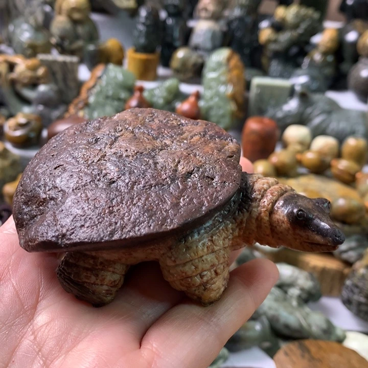 未镶嵌岫岩河磨玉（透闪石质玉）把件