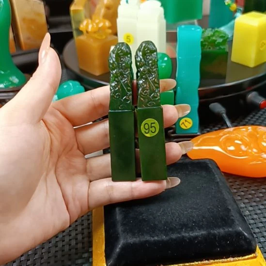 ：***车寿山石印石六老师