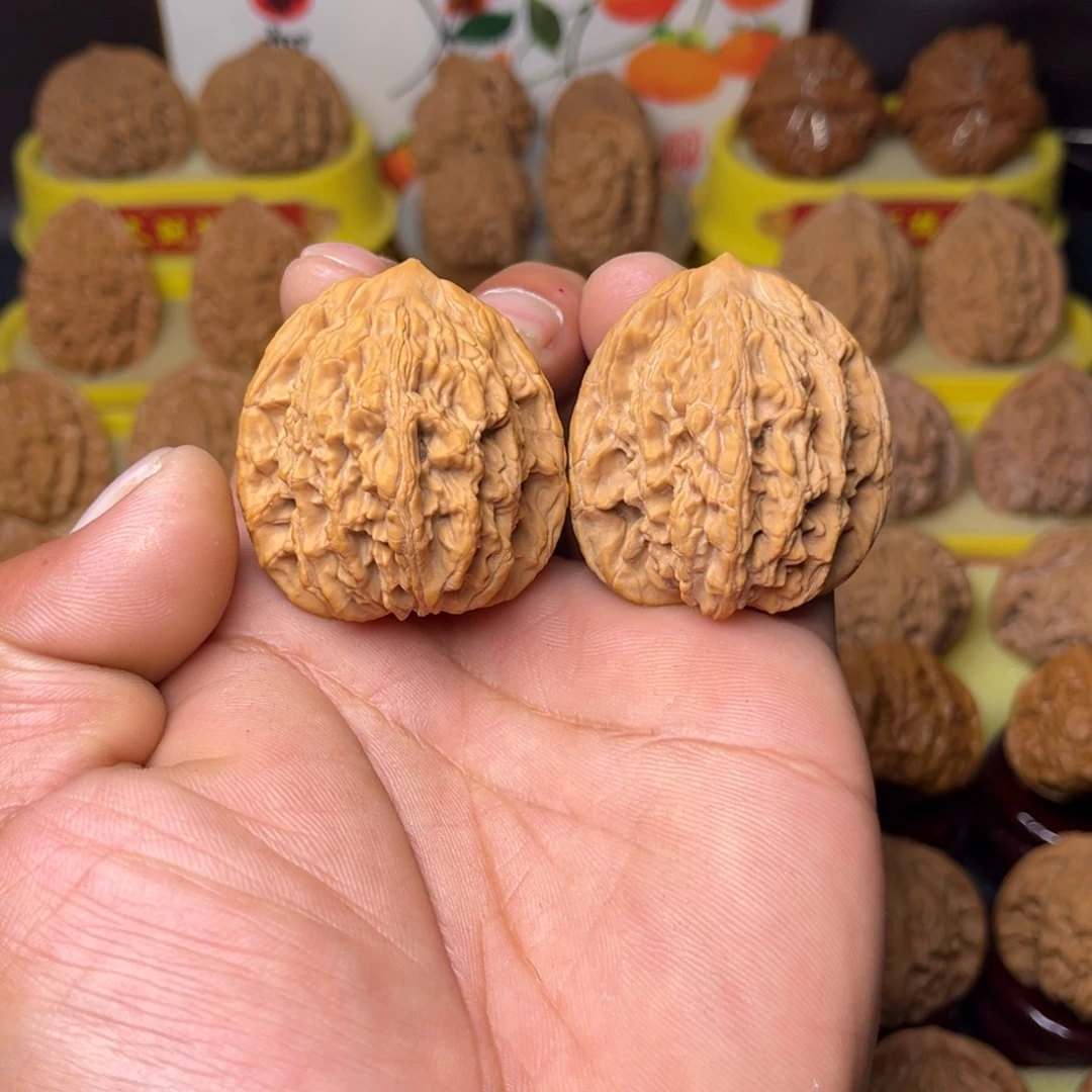 把件文玩核桃文玩核桃把件40尺麦穗虎头