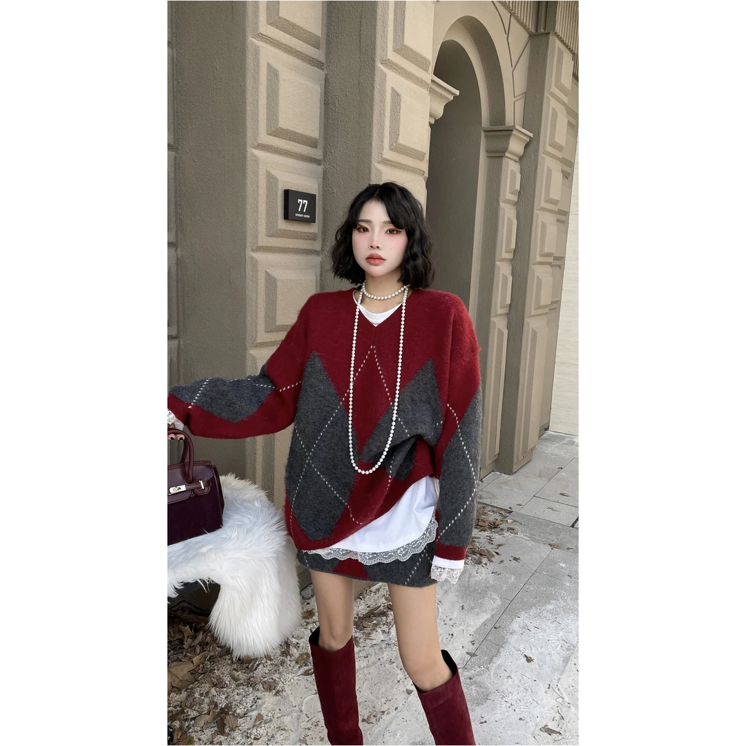 撞色菱形格圣诞红色毛衣套装女秋冬新款慵懒风针织短裙两件套
