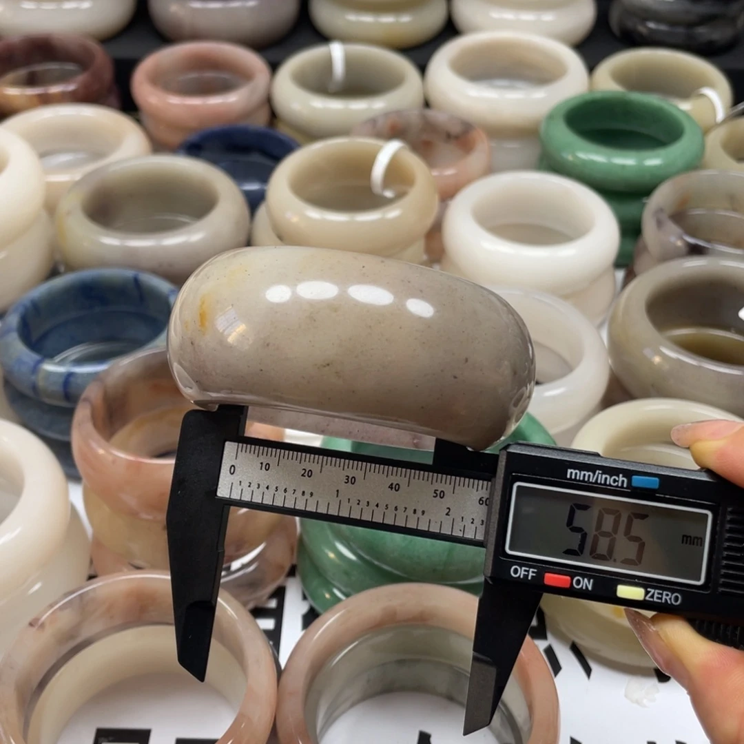 D***g石英质玉手镯未镶嵌