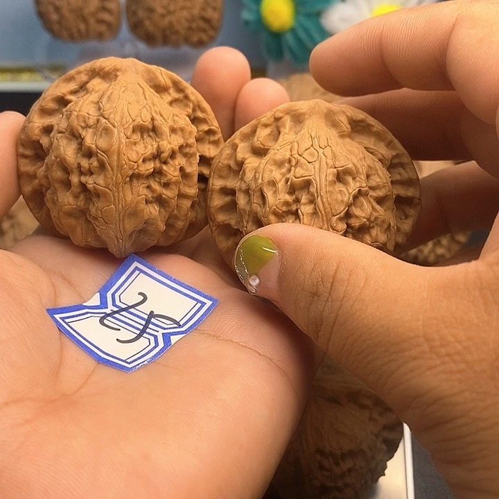 钱***量把件文玩核桃48玄武
