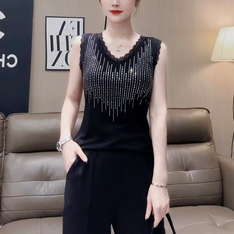 合肥欢欢】68630#欧货时尚重工显瘦外穿无袖打底V领烫钻蕾丝背心女