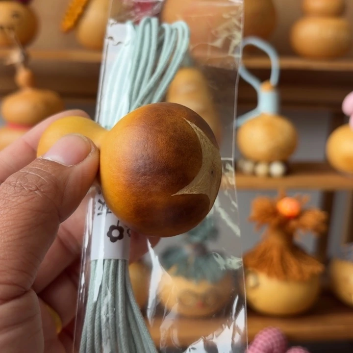 香菇葫芦配绿绳子