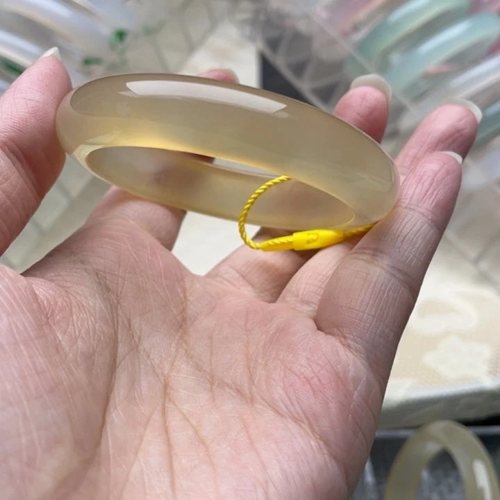 玛瑙/玉髓未镶嵌手镯52圈口