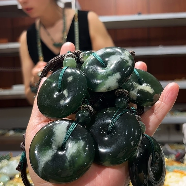 岫玉未镶嵌毛衣链