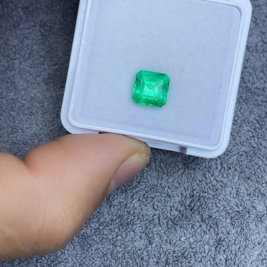 祖母绿裸石2.29Ct哥伦比亚吉尔德