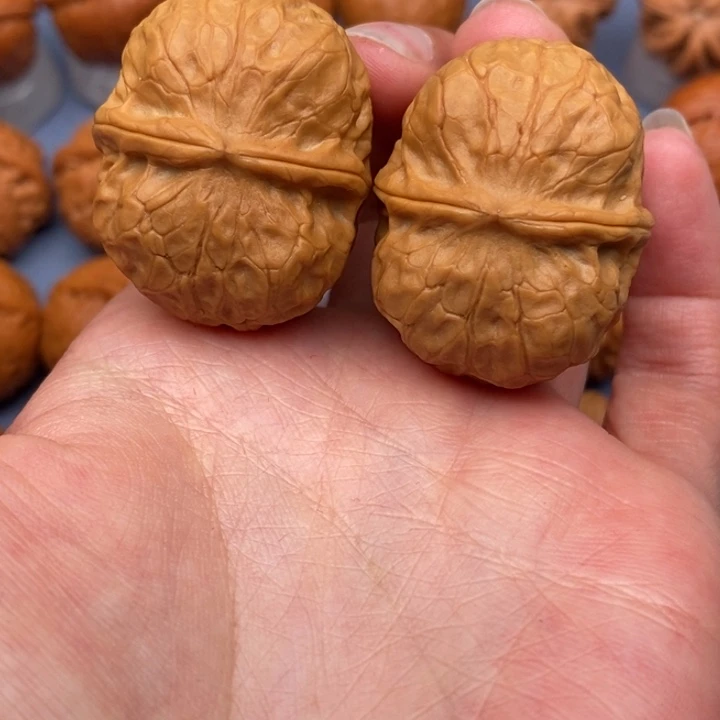 文玩核桃把件铁元宝