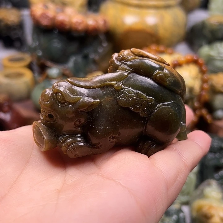 岫岩河磨玉（透闪石质玉）未镶嵌把件