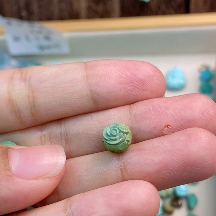 若****南红玛瑙未镶嵌珠宝奇石
