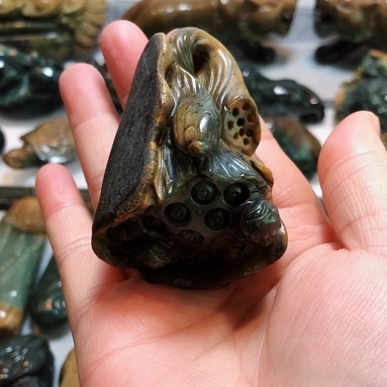 岫岩河磨玉（透闪石质玉）把件未镶嵌疆*