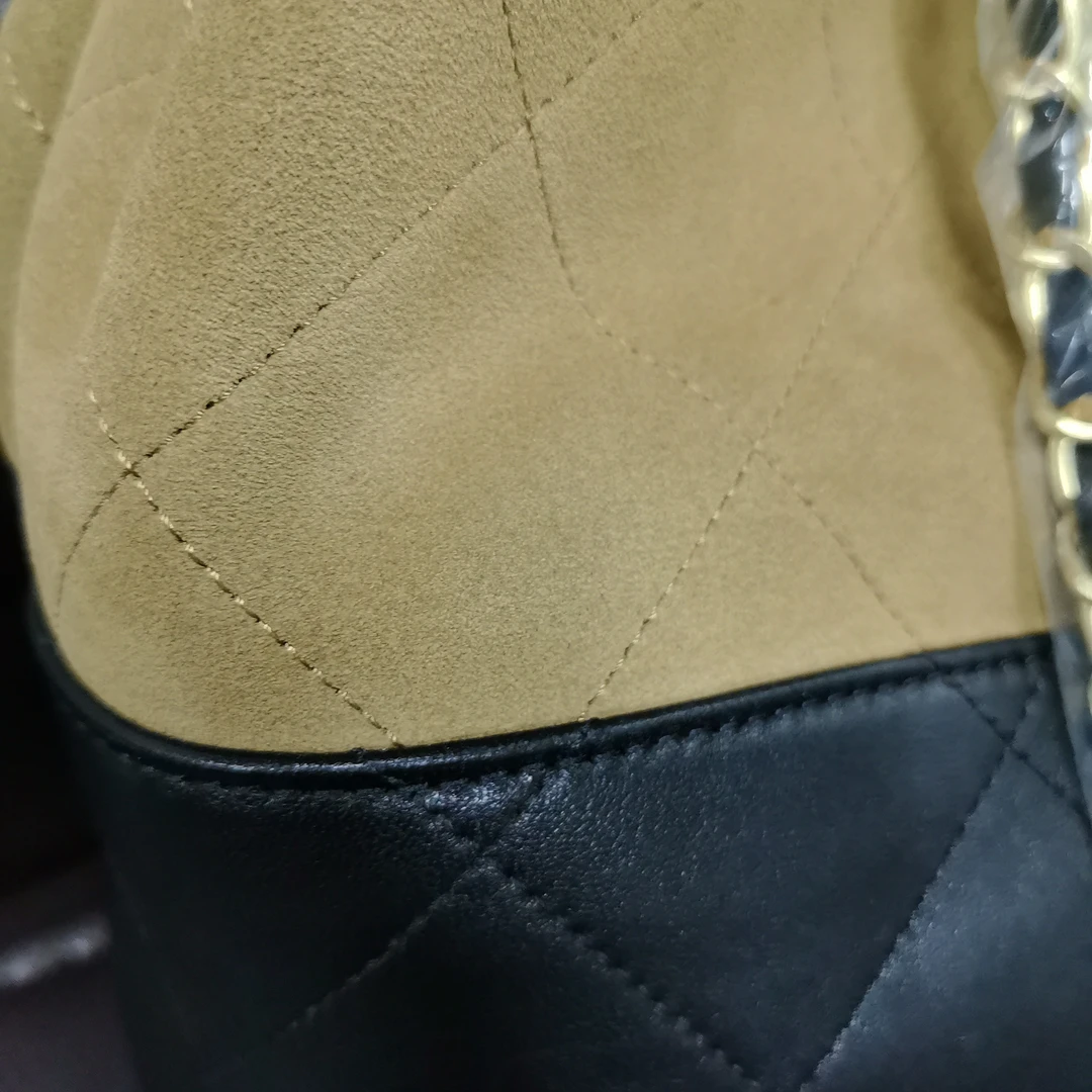 羊皮加鹿茸皮香香香家的手拎单间肩包斜挎拎锁包。单肩真皮黑色