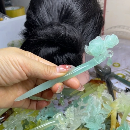 蛇纹石玉未镶嵌发饰所***愿