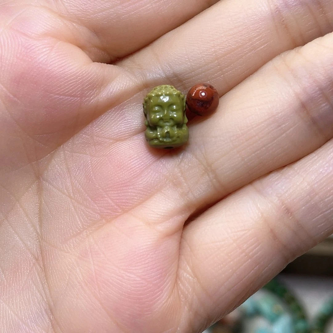 南红玛瑙配饰未镶嵌