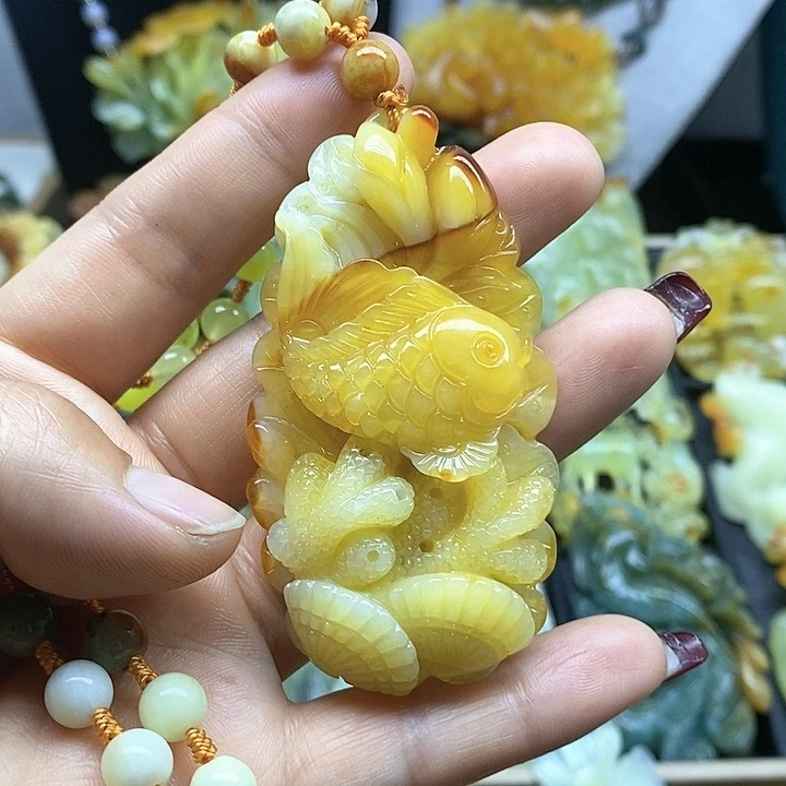 蛇纹石玉挂件未镶嵌