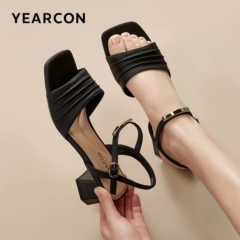 意尔康气质方头一字带露趾绝美凉鞋2025夏季新款粗跟一字扣带女鞋
