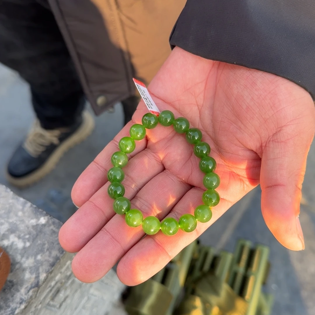 杰***y和田玉未镶嵌手链俄碧鲜果绿卡10