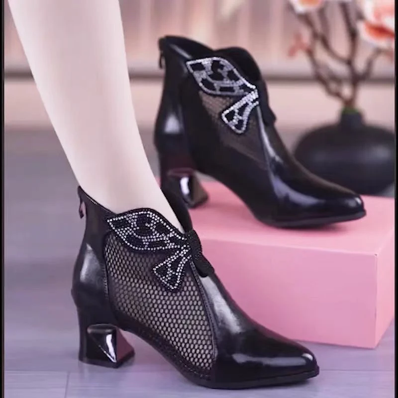 尖头修面皮镂空中跟中帮时装凉鞋粗跟夏季傣族风格