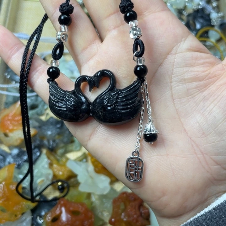 蛇纹石玉合金颈饰