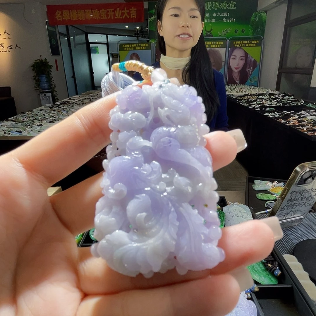 颈饰未镶嵌翡翠一个