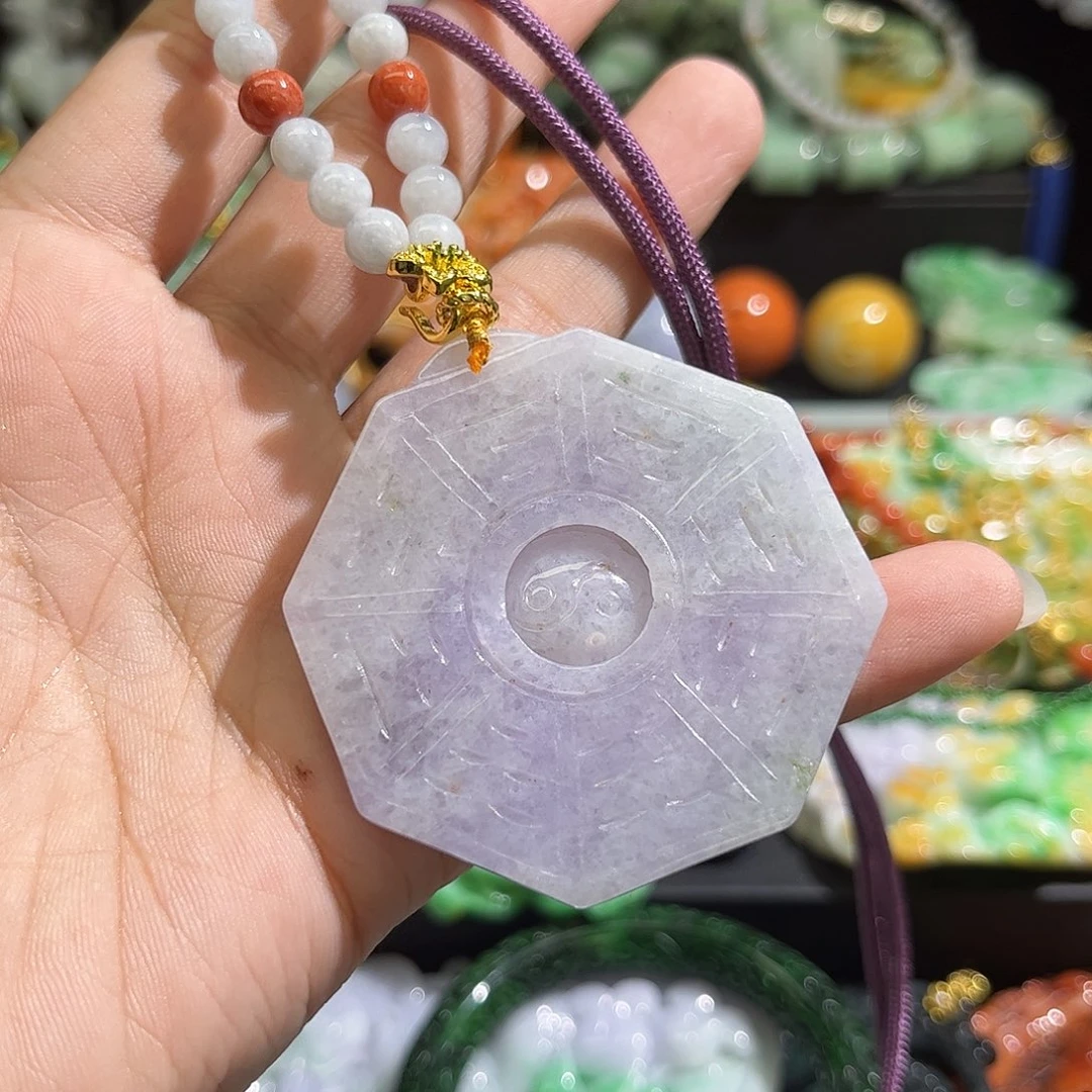 翡翠未镶嵌颈饰待编织
