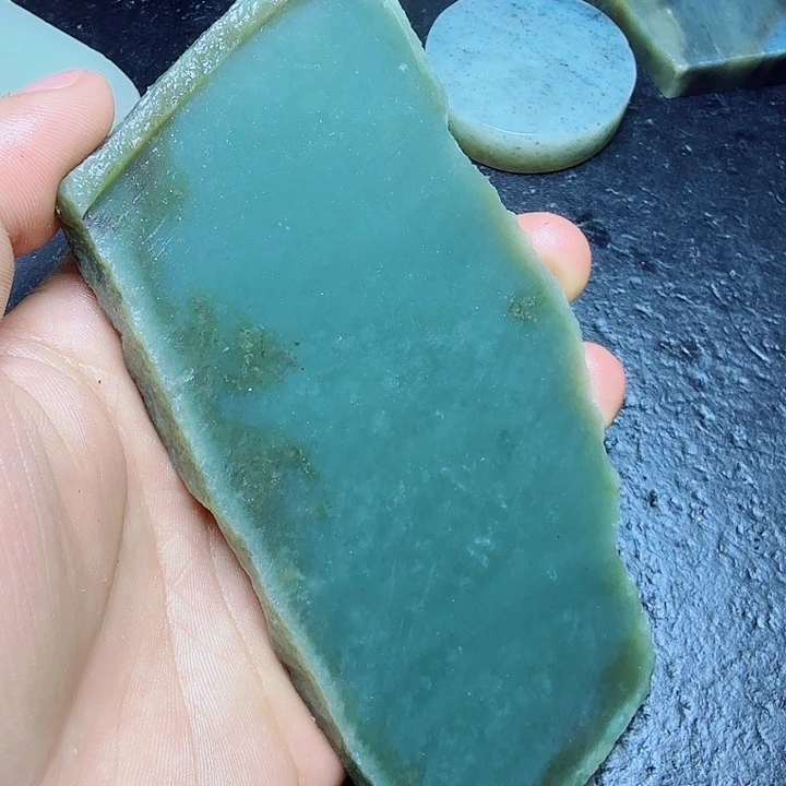 和田玉（糖玉）未镶嵌珠宝奇石