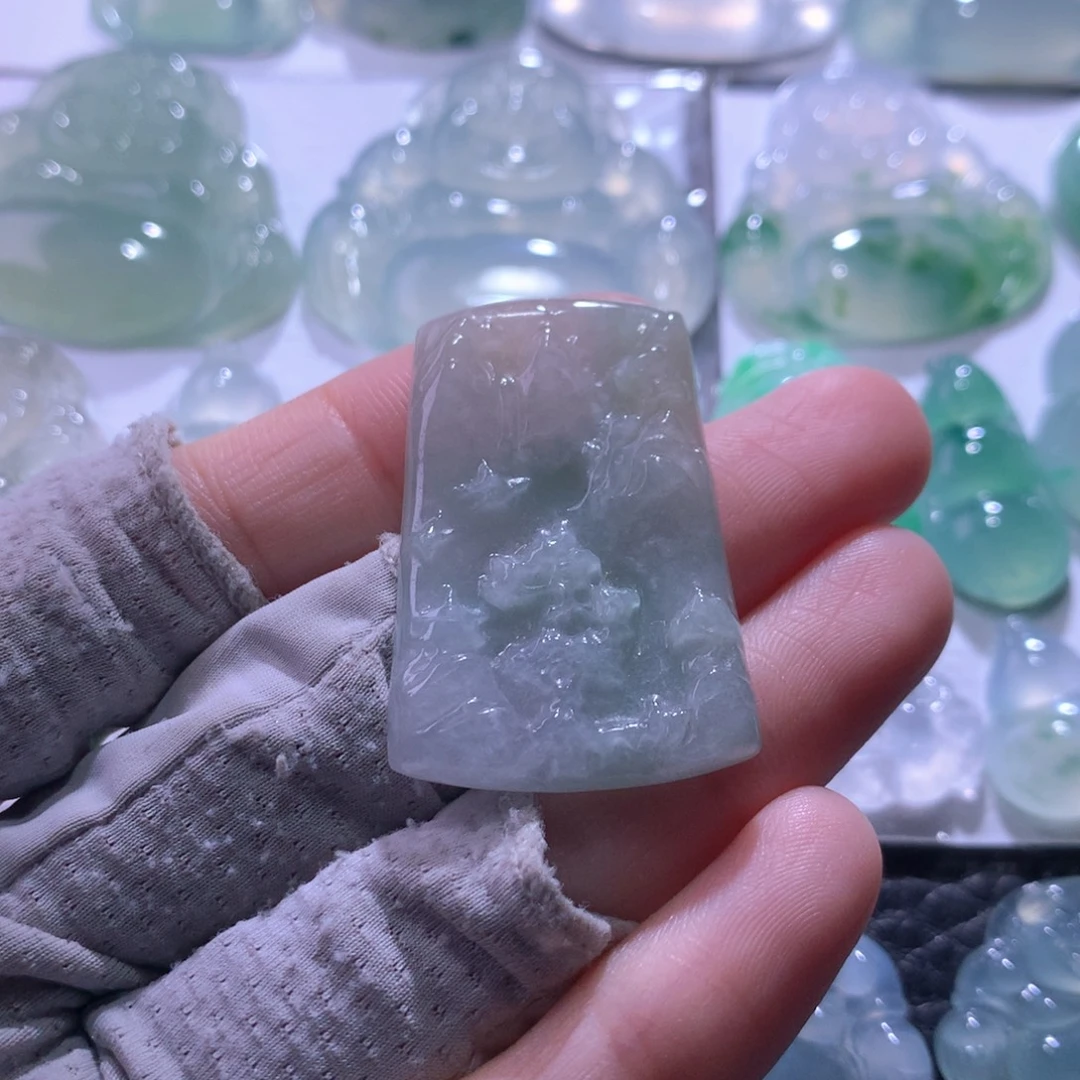 翡翠未镶嵌颈饰山水牌