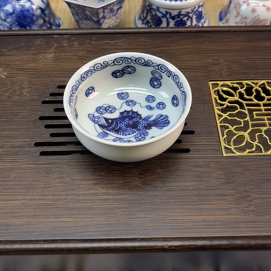 手绘金钱鳜鱼炉式杯
