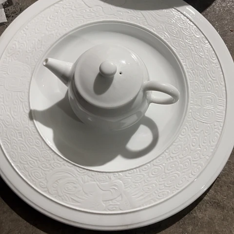 陶瓷12寸盘一个陶瓷