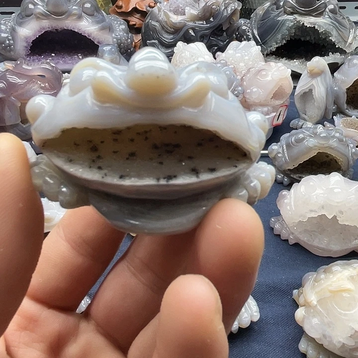石头金蟾家居摆件