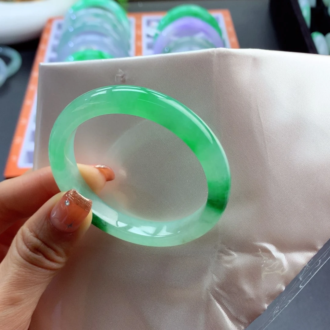 翡翠手镯未镶嵌64号