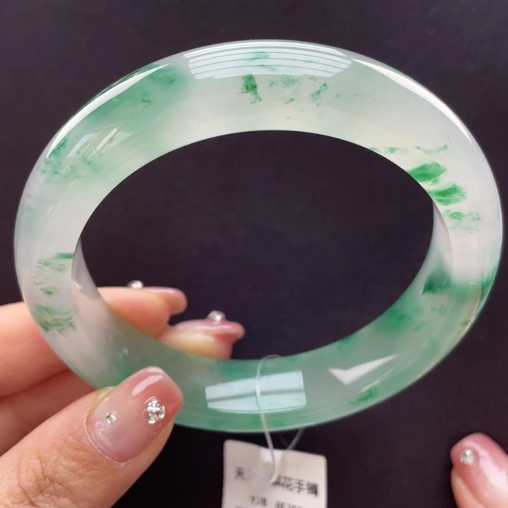 未镶嵌手镯石英质玉