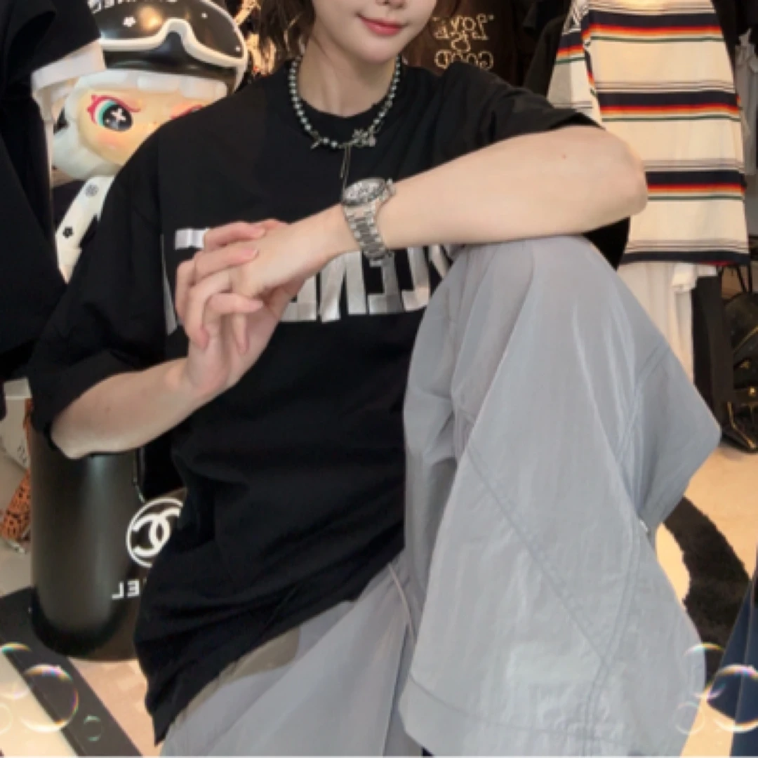 《钱》原样开发“爆款胶带”痞帅纯棉潮流小众设计感短袖