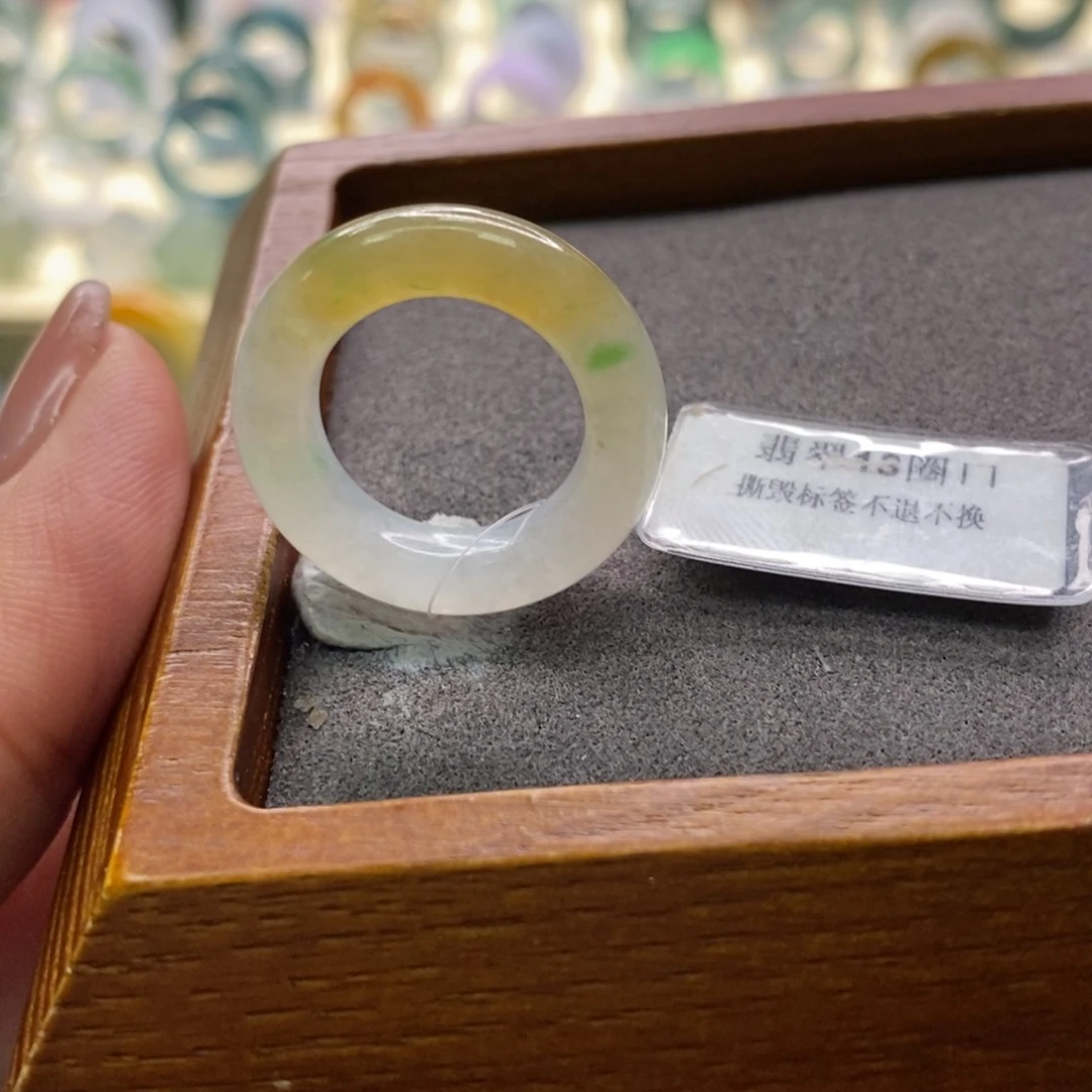 翡翠戒指未镶嵌?***?翡翠