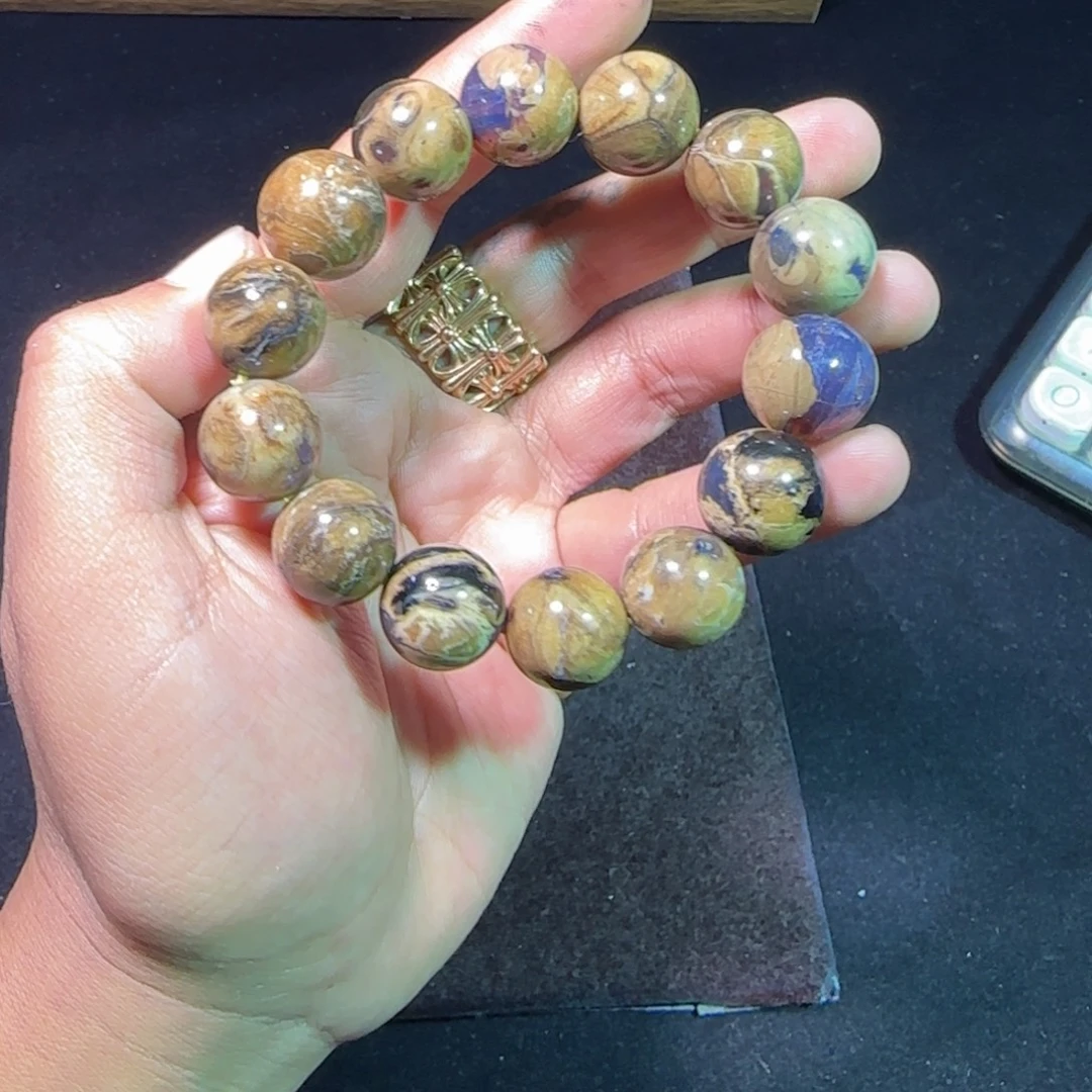 琥珀未镶嵌裸石琥珀