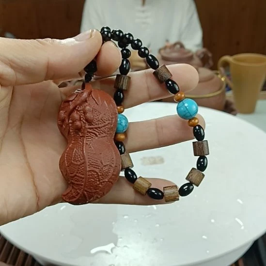 茶壶紫砂工作人员