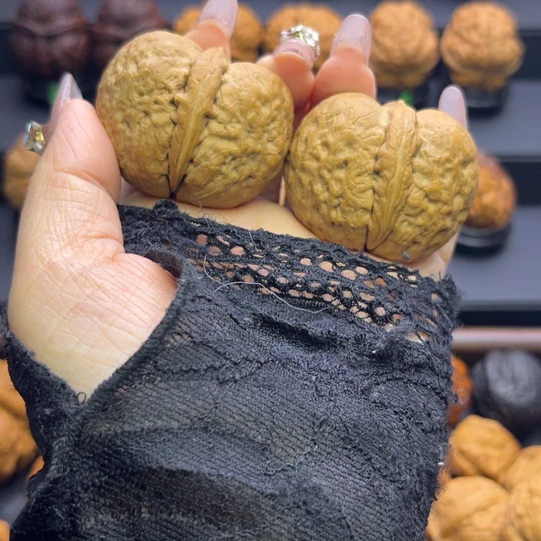 肖***孟文玩核桃把件炸二