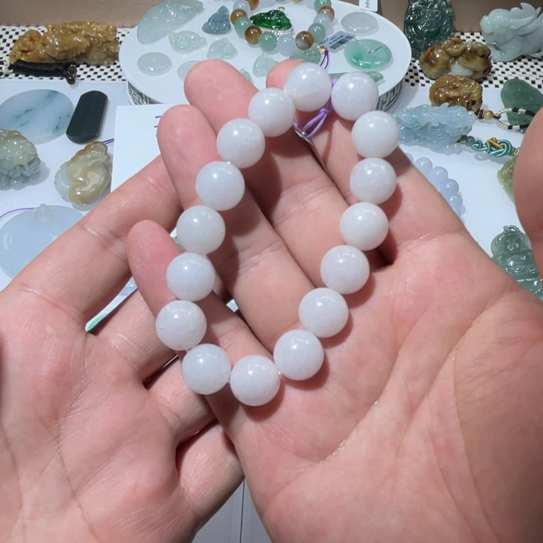 翡翠颈饰未镶嵌天然