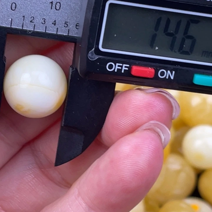 蜜蜡未镶嵌裸石微瑕218