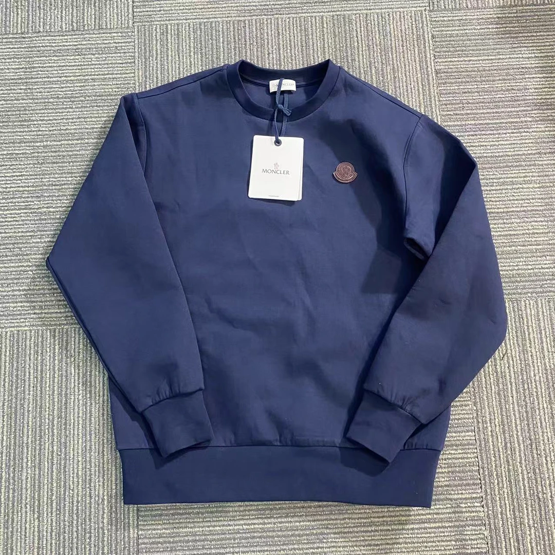 99新 蒙口 99新盟可睐Moncler皮标圆领卫衣