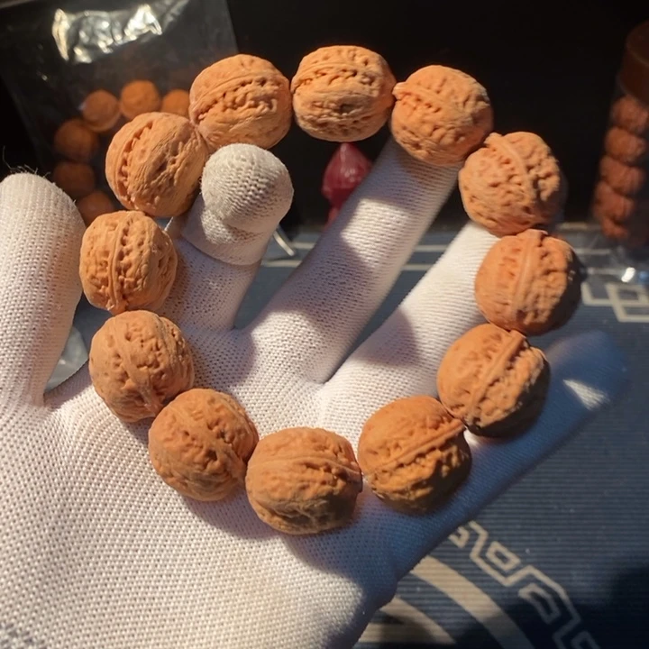 文玩核桃手串……17