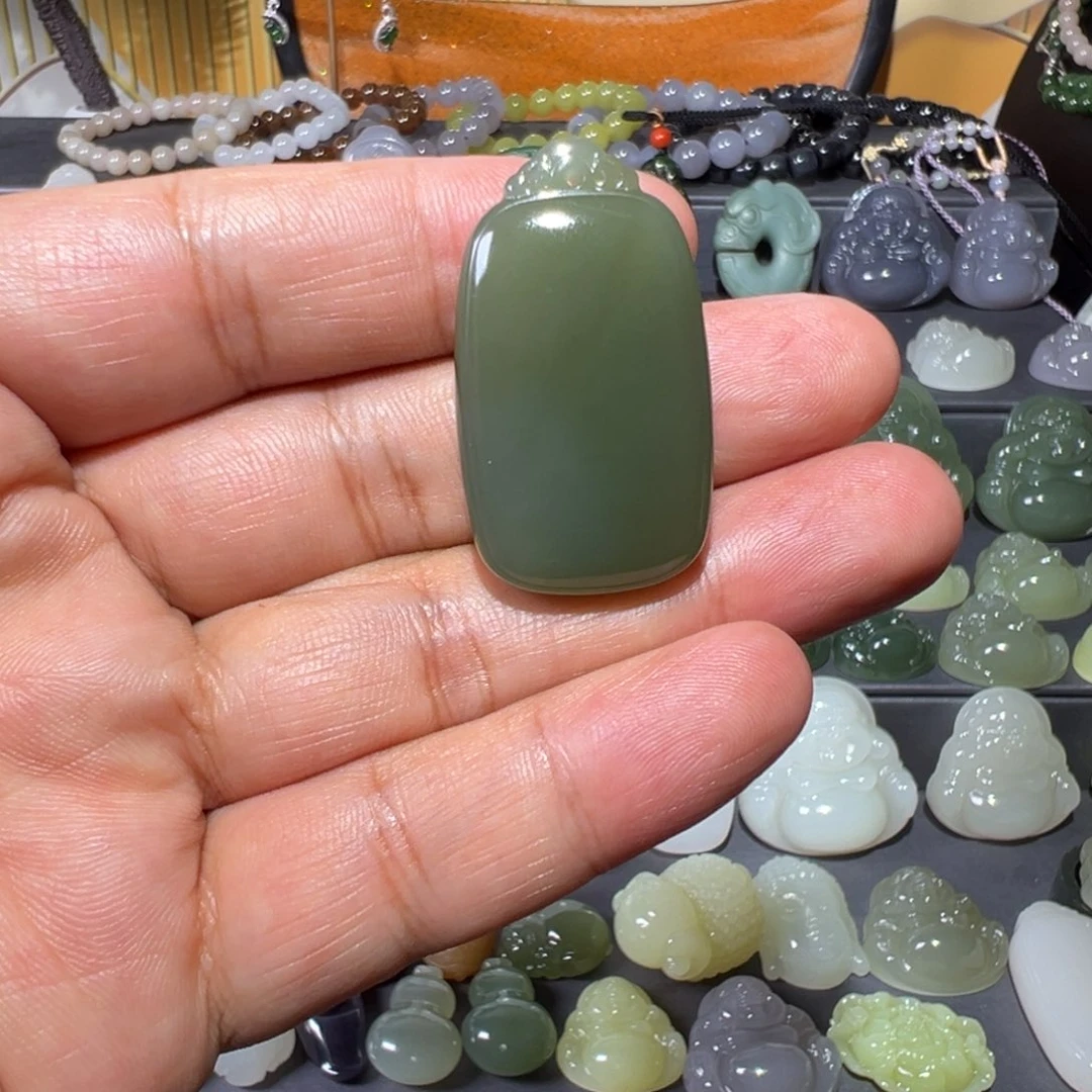 颈饰未镶嵌和田玉